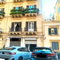 Via xx settembre, negozio una luce, due livelli