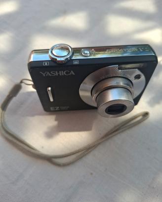 Fotocamera Yashica