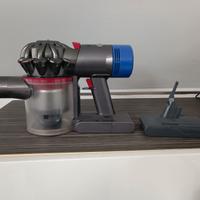 Dyson V8 con 2 batterie perfettamente funzionante