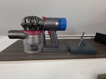 Dyson V8 con 2 batterie perfettamente funzionante