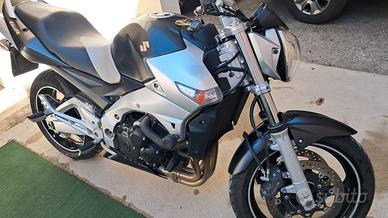 moto Suzuki GSR anno 2007