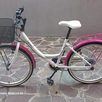 bicicletta nuova ragazza