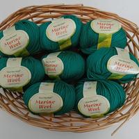LOTTO 10 GOMITOLI LANA MERINO VERDE SMERALDO 