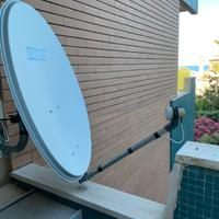 PARABOLA SATELLITARE CON ILLUMINATORE