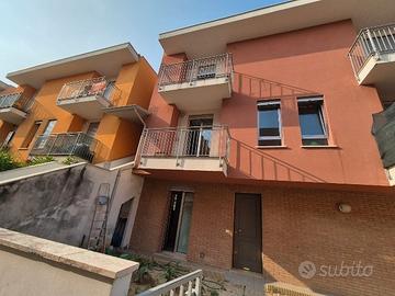 Bicamere biservizi termo-autonomo con garage