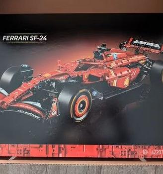 LEGO Technic Ferrari SF-24 F1 42207 1361 pezzi LE