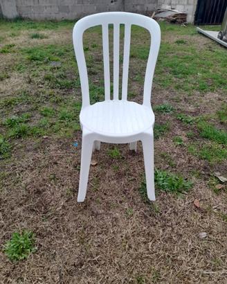 sedie bianche in plastica da esterno