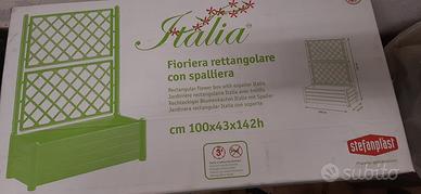 Fioriera con spalliera,giardino,vaso