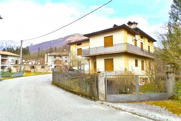 Casa con giardino di pertinenza a reddito