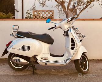 Piaggio Vespa 300 GTS - 2016