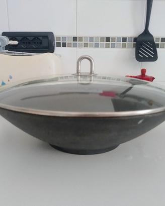 padella wok in ghisa