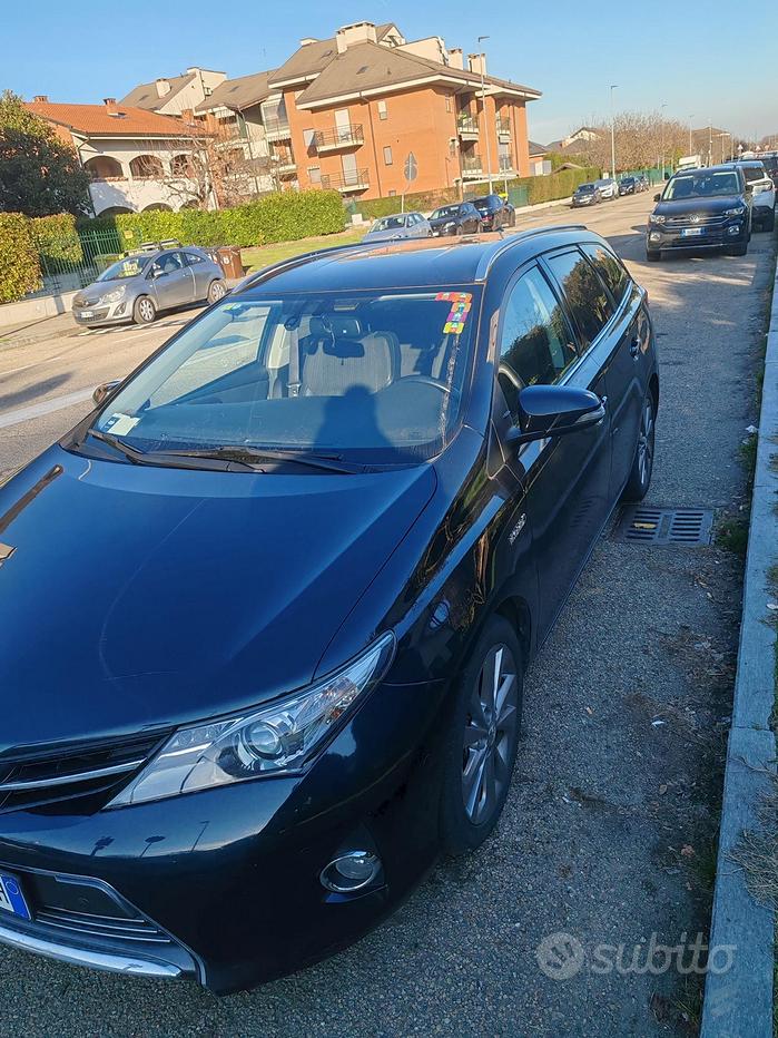 TOYOTA Auris