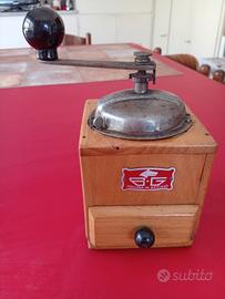 Macinacaffè BG manuale vintage.
