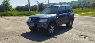 Mitsubishi Pajero V60