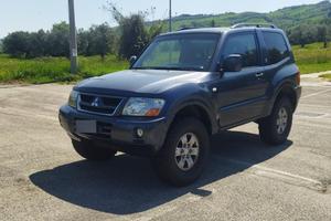 Mitsubishi Pajero V60