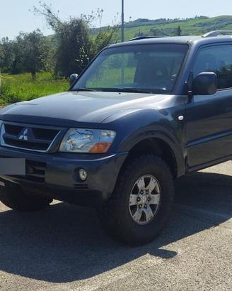Mitsubishi Pajero V60
