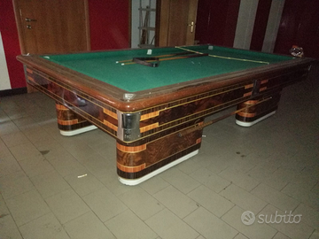 Biliardo in manutenzione