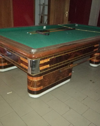 Biliardo in manutenzione