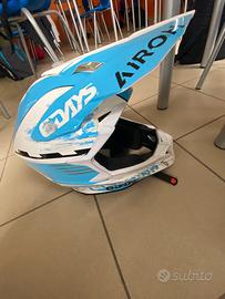 casco airoh azzurro