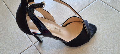 Sandalo elegante nero