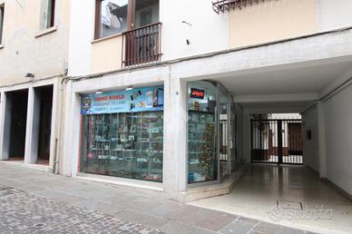 NEGOZIO A BASSANO DEL GRAPPA
