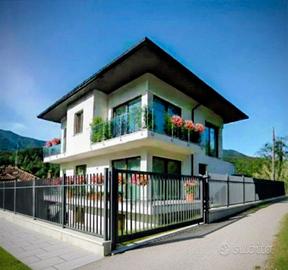 Casa indipendente con terreno