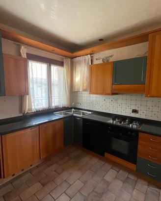 Cucina completa+ piano granito lavastoviglie Miele