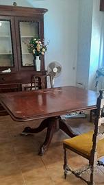 Tavolo in legno quadrato