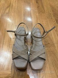 Sandali donna beige con zeppa