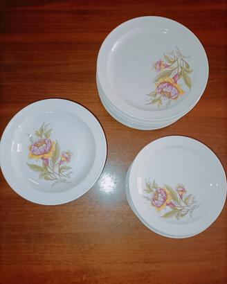 set di piatti 