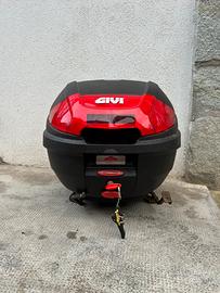 Bauletto GIVI Monolock 30L + Piastra universale