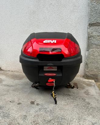 Bauletto GIVI Monolock 30L + Piastra universale