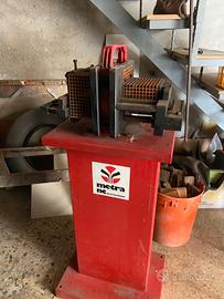 Attrezzatura per ferro e alluminio