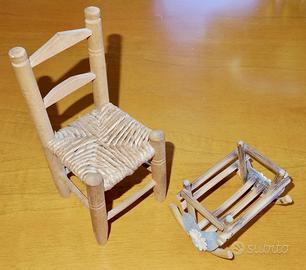 Piccola sedia e soprammobile di legno