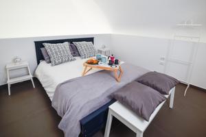 Loft all'interno di villa con piscina