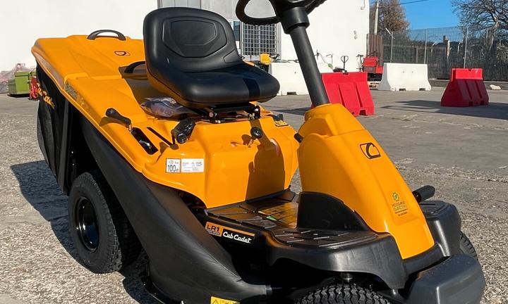 Trattorino tagliaerba Cub Cadet LR1 MR 76 Nuovo