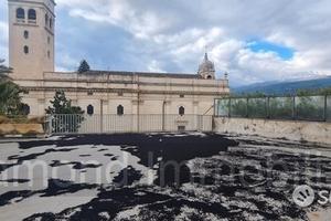 Due appartamenti con piano ammezzato a fiumefreddo