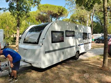 Roulotte Adria adora 572 ut