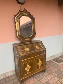 Stupenda credenza o secretaire dipinta oro