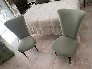 Coppia di poltroncine antiche da camera da letto
