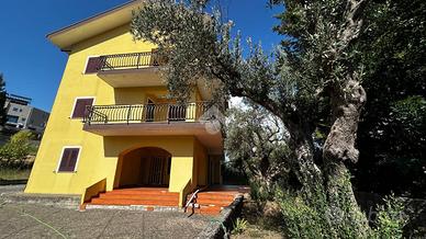 VILLA SINGOLA A MENDICINO