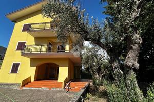 VILLA SINGOLA A MENDICINO