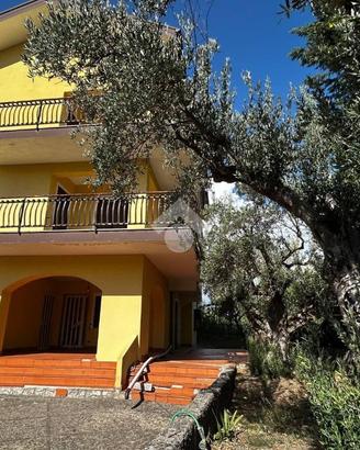 VILLA SINGOLA A MENDICINO