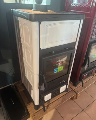 Stufa a legna la nordica Extraflame mod Concita