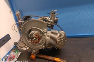 Motore vespa l