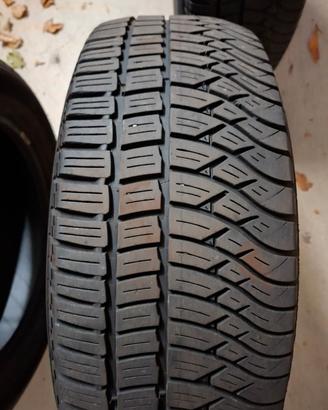4 gomme 4 stagioni Urban Terrain  215/60 R17 96H 
