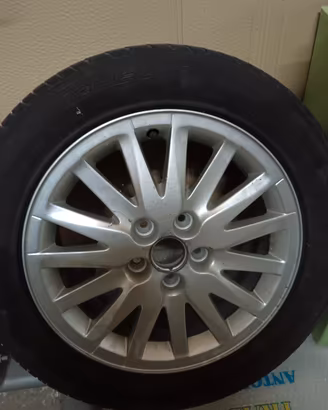 gomma e cerchio di scorta Renault scenic 