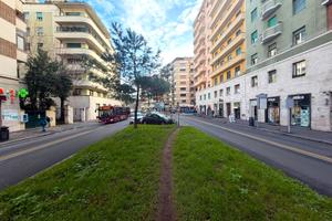 Trieste/Africano - Locale commerciale