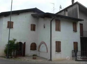 Villa di 895 m² con più di 5 locali e box auto dop