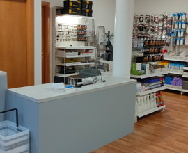 Attività commerciale ferramenta multiservizi
